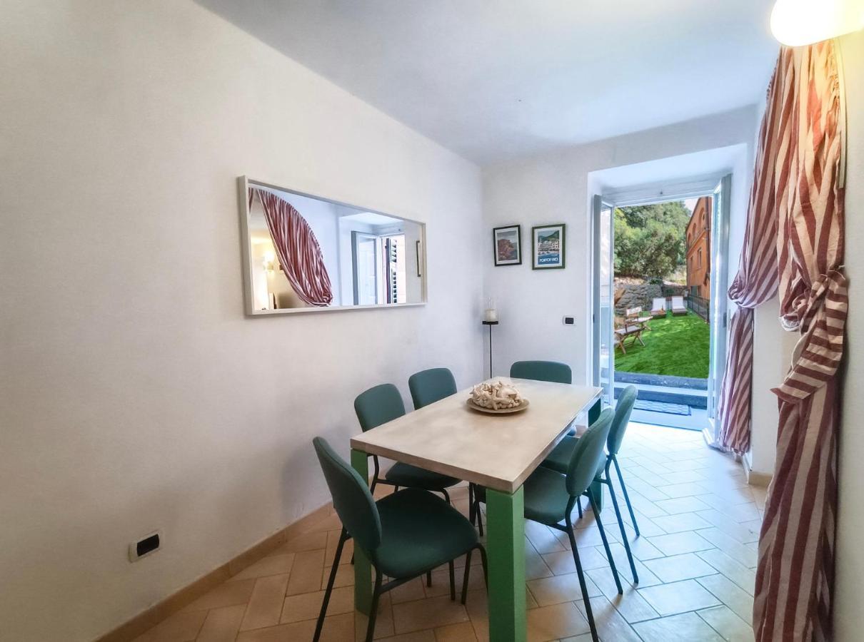 Altido Villa Milva With Car Park Beside The Beach Paraggi Exteriör bild